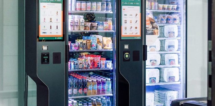 How-Are-Smarter-Fridges-Driving-the-Next-Generation-of-Intelligent-Vending-Solutions-1024x508